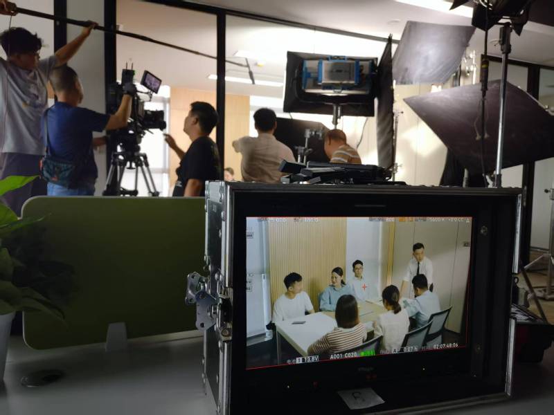 湘阴县TVC拍摄公司：科技产品视觉化大师，诠释未来感与功能美学